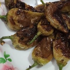 A picture of Masala bhari Hari mirch.