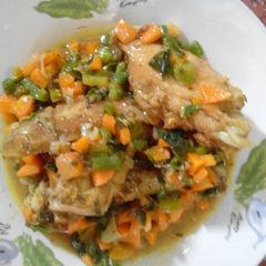 Vegetable sauce and chicken A picture of Vegetable sauce and chicken.