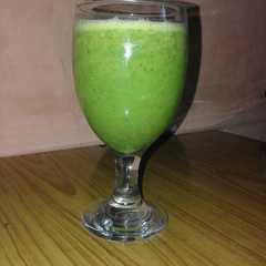 A picture of Smoothies NaKal (Nanas & Kale).