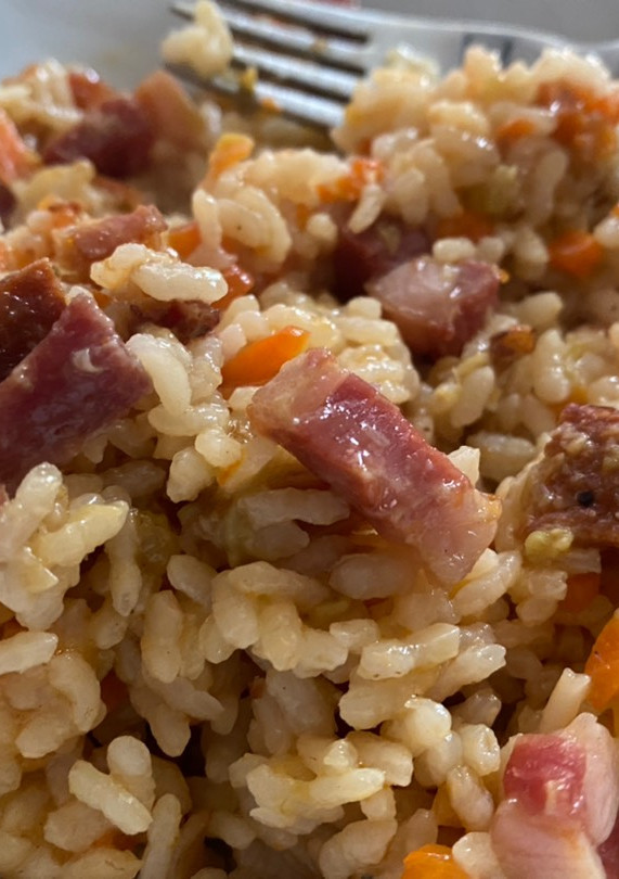 Una foto de Arroz con chorizo y panceta