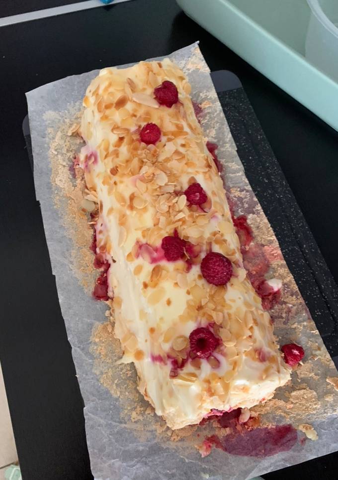 Меренговий рулет