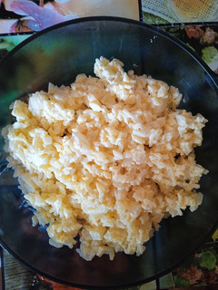 Una foto de Ensalada de arroz, con huevos y mayonesa # cumplimos 9 años