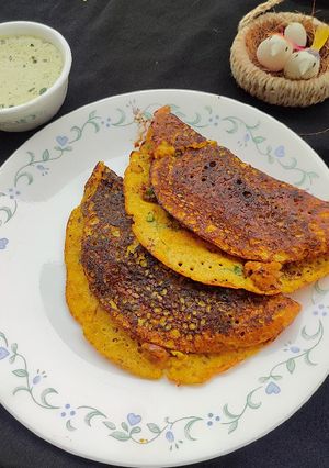 A picture of Cornmeal Dosa With Special Chutney.