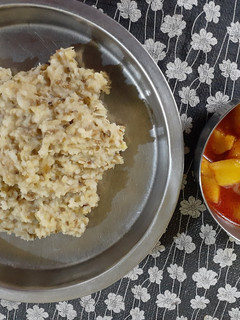 ખીચડી (Khichdi Recipe In Gujarati) રેસીપી મુખ્ય ફોટો