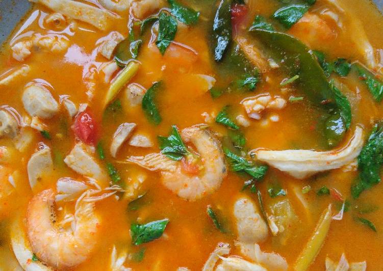 Langkah Mudah untuk Menyiapkan 17.Sup Tomyam Seafood#BikinRamadanBerkesan yang Bikin Ngiler