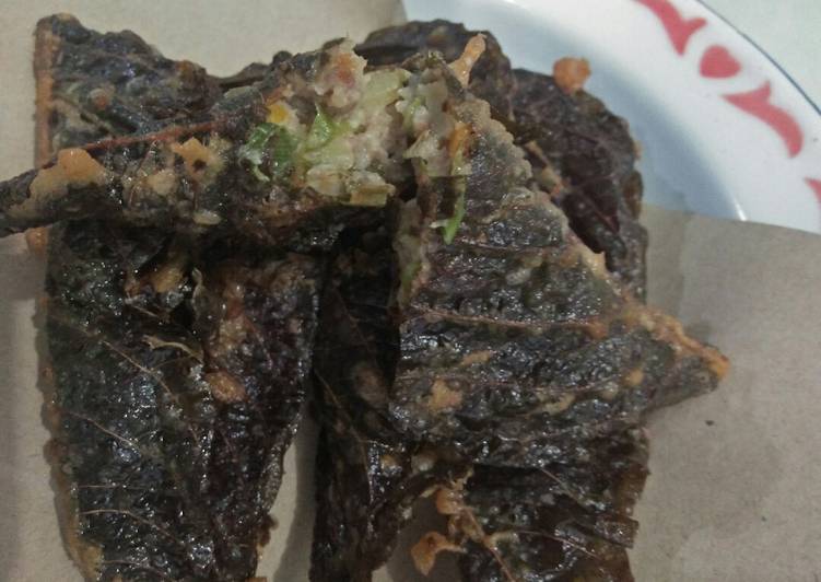 Resep Bayam Merah Krispy isi Daging Anti Gagal