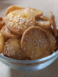 Ropogós szezámmagos tallér recept fotója