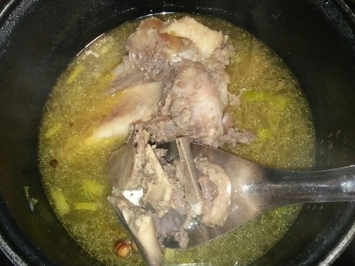 Cara Gampang Membuat Resep Sup tulang sapi bening yang Menggugah Selera Anti Ribet, Menggugah Selera