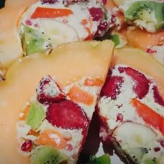A picture of Musk melon mixed fruit dessert.