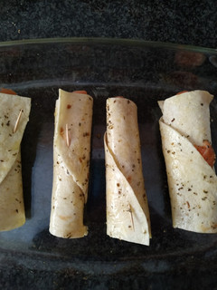 Una foto de Wraps de salmón con queso al horno