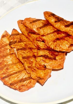 Zdjęcie przepisu Grillowane polędwiczki z kurczaka po meksykańsku.