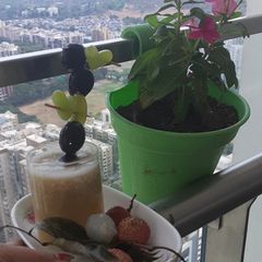 A picture of Litchi and grapes smoothie.