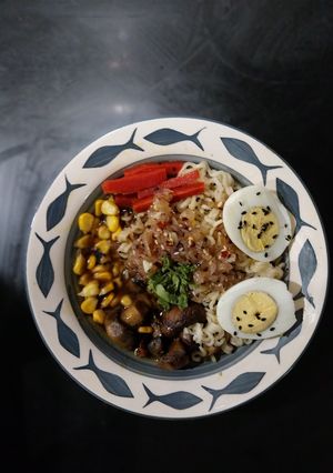 A picture of A Hug in a bowl (vegetarian version of Ramen with Maggi).