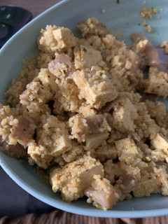 Una foto de Couscous con tofu y setas ostra