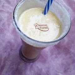 A picture of Banana smoothie.