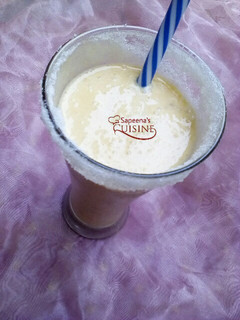 A picture of Banana smoothie.