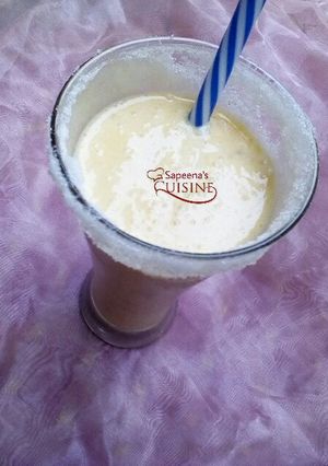 A picture of Banana smoothie.