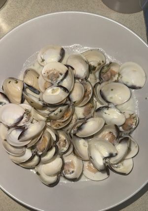 Una foto de Almejas en salsita