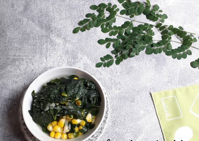 Cara Gampang Menyiapkan Sayur bening daun kelor yang Sempurna