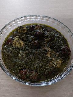 عکسی از دستور خورش آلو اسفناج