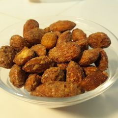 A picture of Smoke House Almonds.
