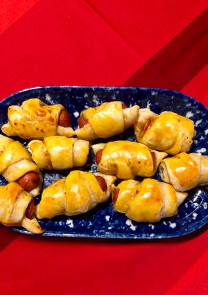 A picture of Mini Sausage Puff Pastries.