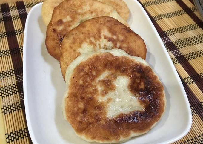 Korean sweet pancake (Hotteok)