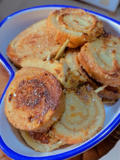 A picture of Bread popsicles.