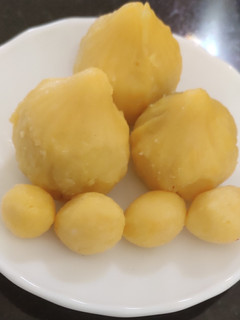 கேரட் இனிப்பு மோதகம் (carrot sweet modak) (Carrot inippu mothakam recipe in tamil) செய்முறை முக்கிய புகைப்படம்