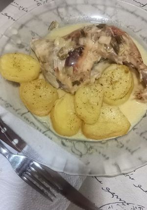 Una foto de Pollo al verdeo con papas al horno