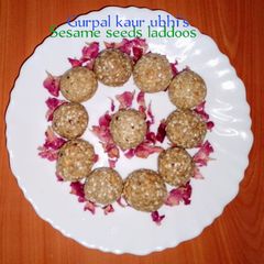 A picture of Sesame seeds laddu.