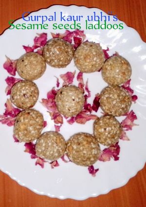 A picture of Sesame seeds laddu.
