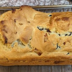 A picture of Vegan: Black Olive, Onion Beer Bread.