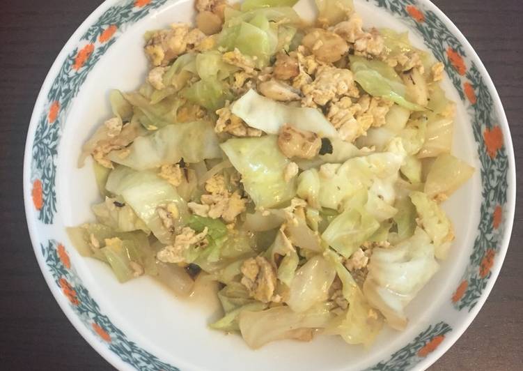 Stir fry cabbage with egg