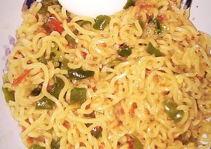 Recipe of Perfect Dry Indomie with egg