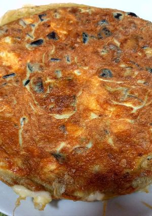 Una foto de Tortilla de berenjena y queso