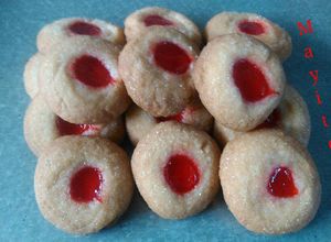 Una foto de Galletas de mantequilla con punto rojo
