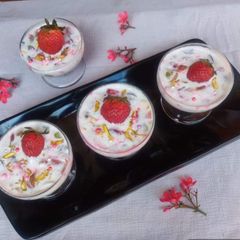 A picture of Ice cream Dessert, Ready In 5 Minutes.