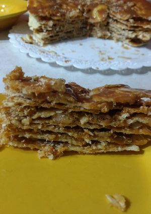 Una foto de Torta Rogel con nueces(masa de 2 ingredientes)😜