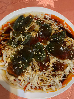 涼拌皮蛋金針菇 的食譜成品照片