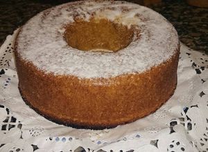 Una foto de Bizcocho tipo bundt con nueces de macadamia y canela