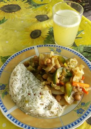 Una foto de Chop Suei con Arroz Integral 🍛