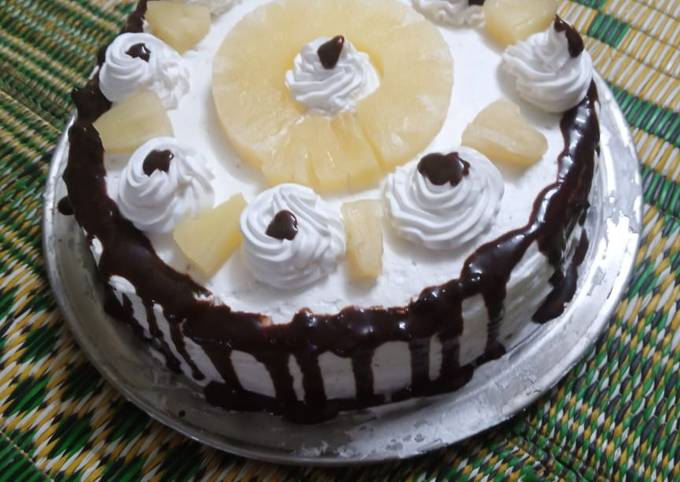 Combo Of Pineapple And Black Forest Cake | bakehoney.com