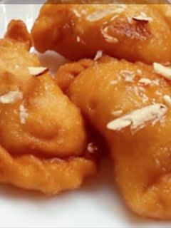 चन्द्रकला गुजिया (Chandrakala gujiya recipe in hindi) रेसिपी मुख्य फोटो