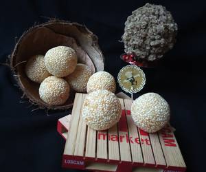Siap Saji Onde - Onde Kumbu Kacang Hijau Mantul Banget Siap Saji Onde - Onde Kumbu Kacang Hijau Mantul Banget