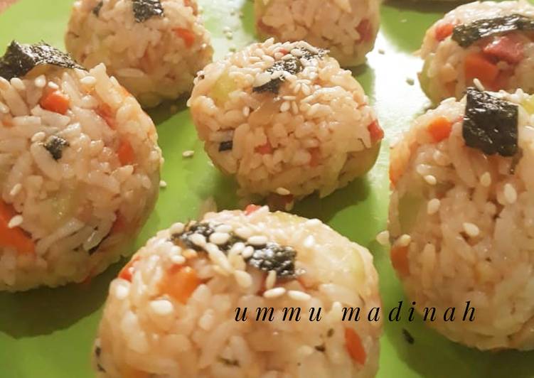 Resep Jumeokbap / Nasi Kepal (Rice Ball), Bisa Manjain Lidah