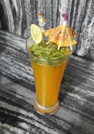 A picture of Mixed fruit moctail.