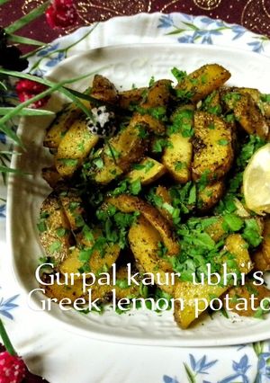 A picture of Greek lemon garlic potatoes 🍋🧄🥔.