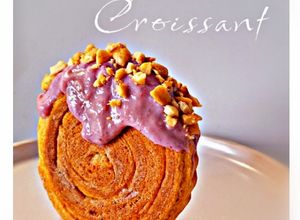 Foto resep New York Roll Croissant with Strawberry Glaze🍓