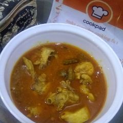 A picture of Bhindi chicken.